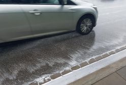 Na ulicach pojawiła się piana. Zobacz, co to oznacza