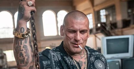 Popek powrócił na Instagram. Pokazał zdjęcie za kratami