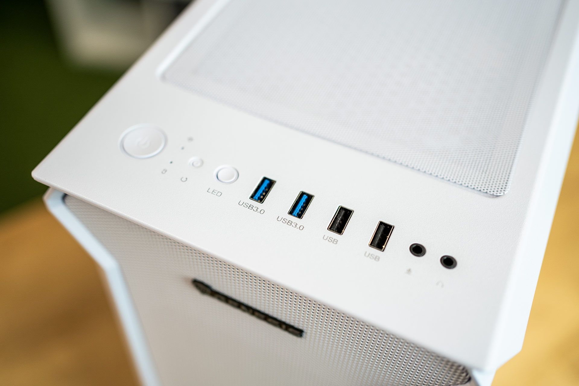 Genesis Irid 505 Whire ARGB