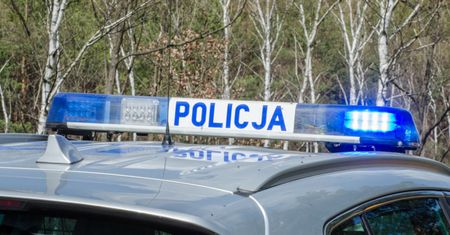 Pobity 12-latek wezwał policję. Matka mu to zrobiła