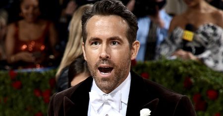 Gala MET 2022. Blake Lively odsłania drugą kreację na słynnych schodach ku ZDZIWIENIU Ryana Reynoldsa (ZDJĘCIA)