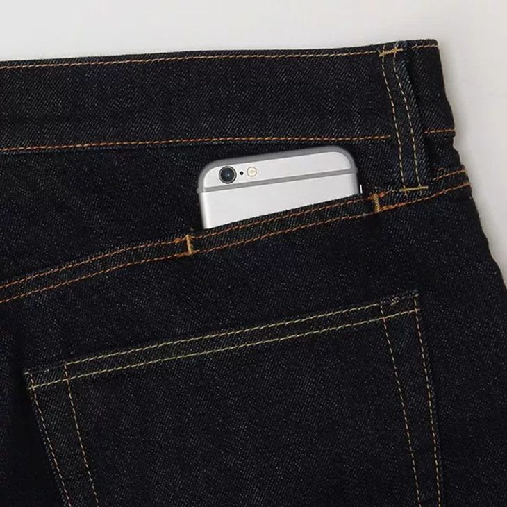 Ta kieszeń na telefon to ostatnie miejsce, w którym chciałbym trzymać telefon 2