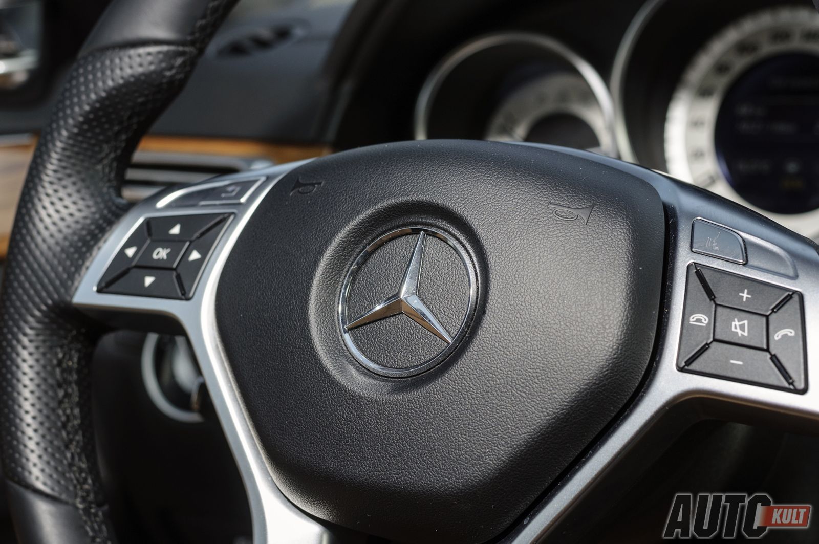 Mercedes-Benz Klasy E 350 BlueTec AMG 9G-Tronic (W212) - test [galeria zdjęć] 18