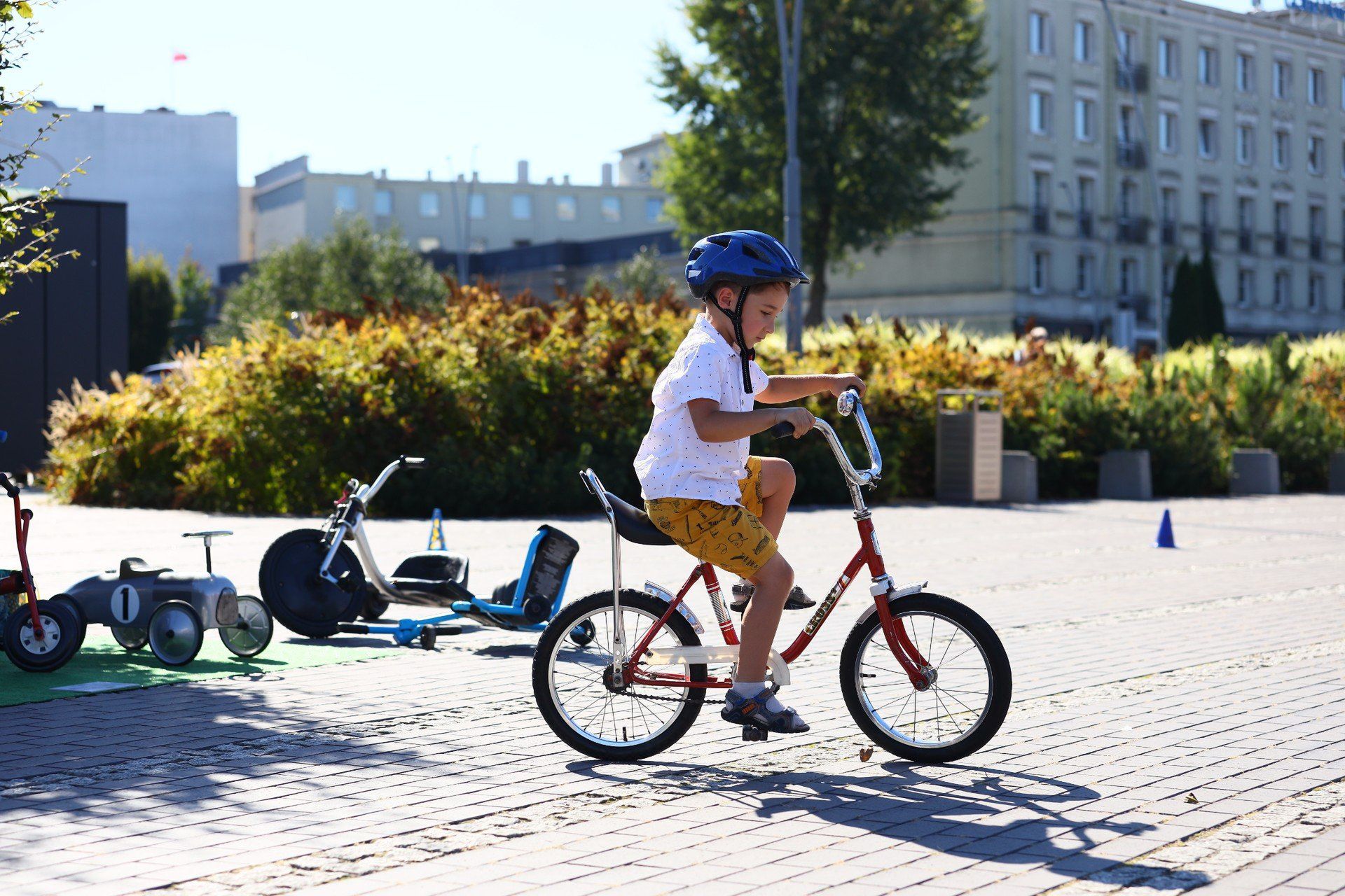 Nie mniejszą popularnością cieszyły się przejazdy różnymi rowerami oferowanymi przez Mobilne Muzeum Rowerów