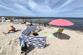 Niepewny początek sezonu. Nad Bałtykiem królują bogaci Polacy i obcokrajowcy