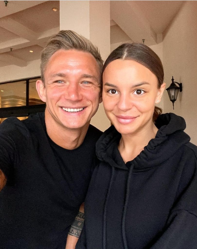 Jakub Rzeźniczak odpowiada internautce wytykającej mu drogi pasek