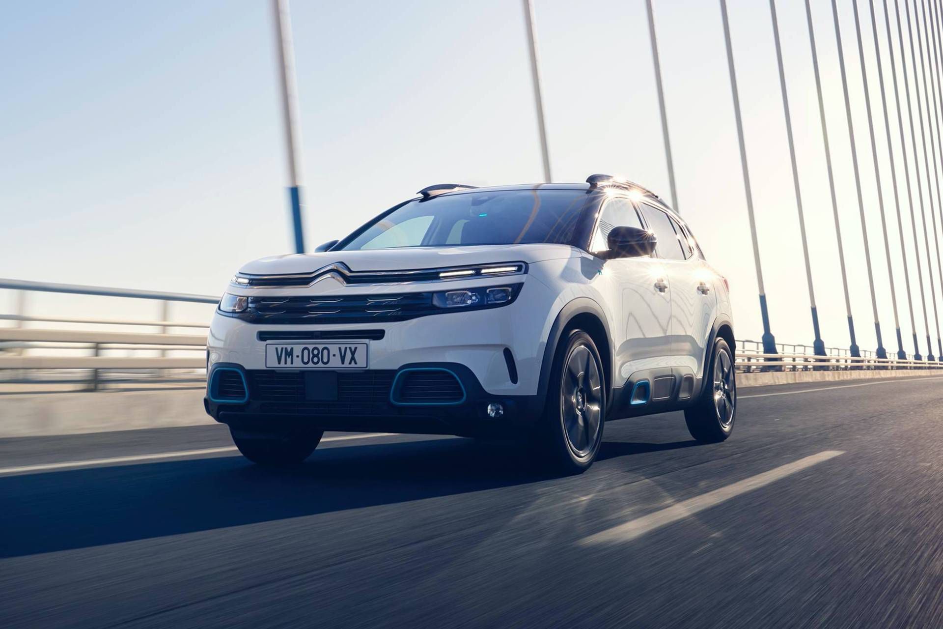 C5 Aircross Plug-in Hybrid będzie tańszy niż Peugeot 3008 z tym samym napędem.