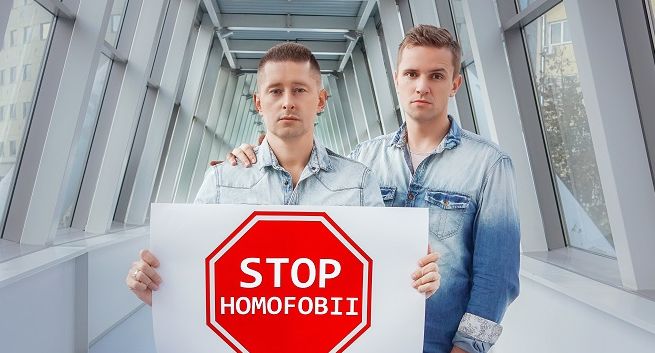 Zwolniony z TVP za bycie gejem? Jest opinia rzeczniczki TSUE