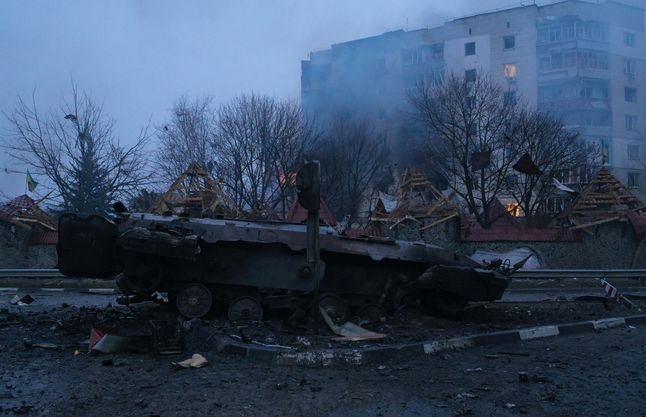 Zniszczony wóz bojowy na ulicy Borodzianki.