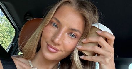 Agata Sieramska chwali się wyćwiczonym brzuchem w bikini Louis Vuitton za ponad 2 tys. złotych. Jest ogień? (FOTO)