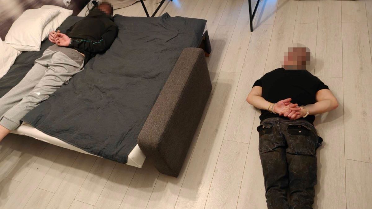 Oszukał 76-latkę na 110 tysięcy. "Odbierak" wpadł z kolegą