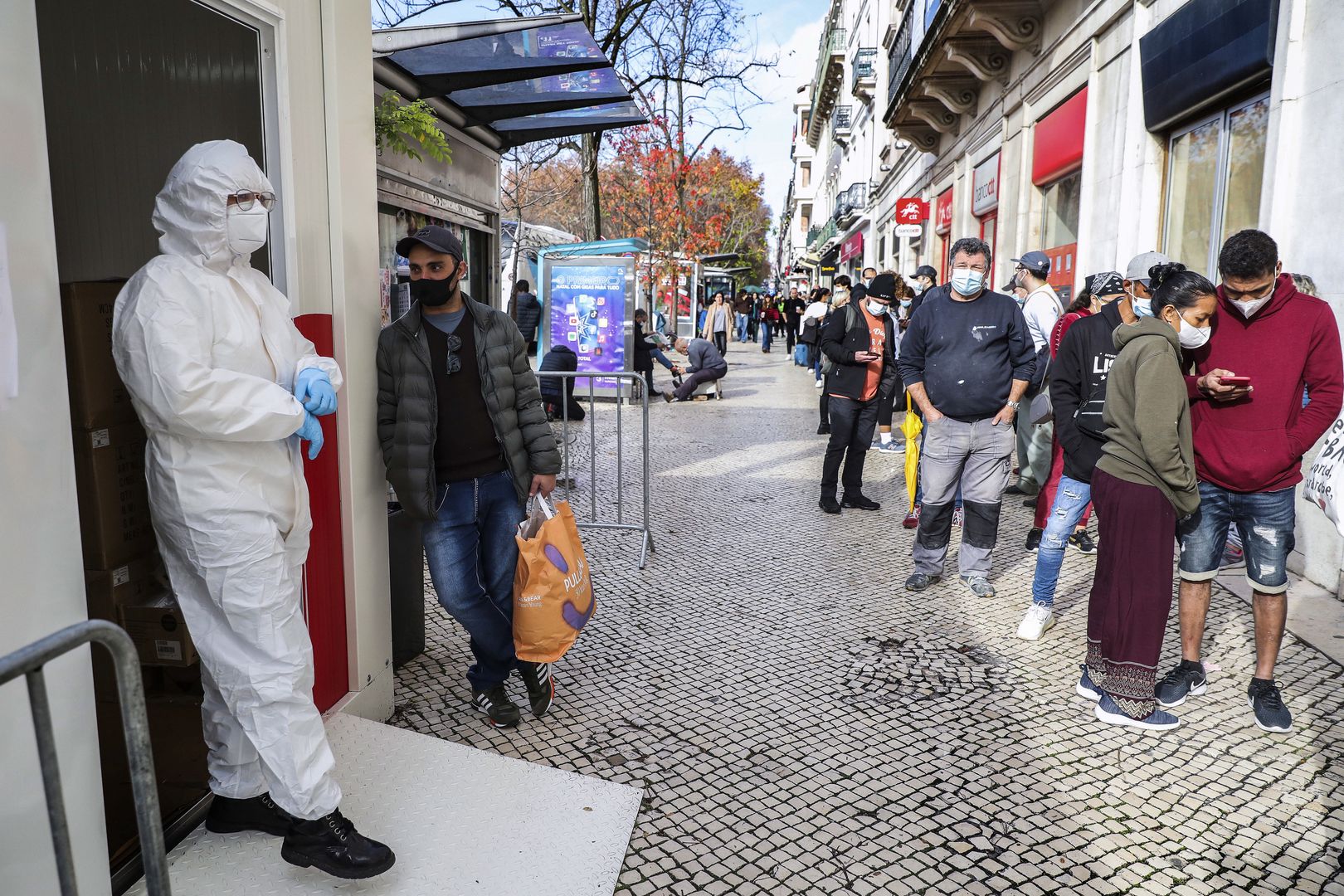 Szybkie testy na COVID-19 przed wejściem do restauracji. Rewolucyjne rozwiązanie