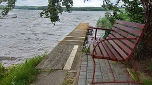 Wody Polskie walczą z pomostami i płotami nad brzegami jezior Charzykowskiego, Karsińskiego i Długiego