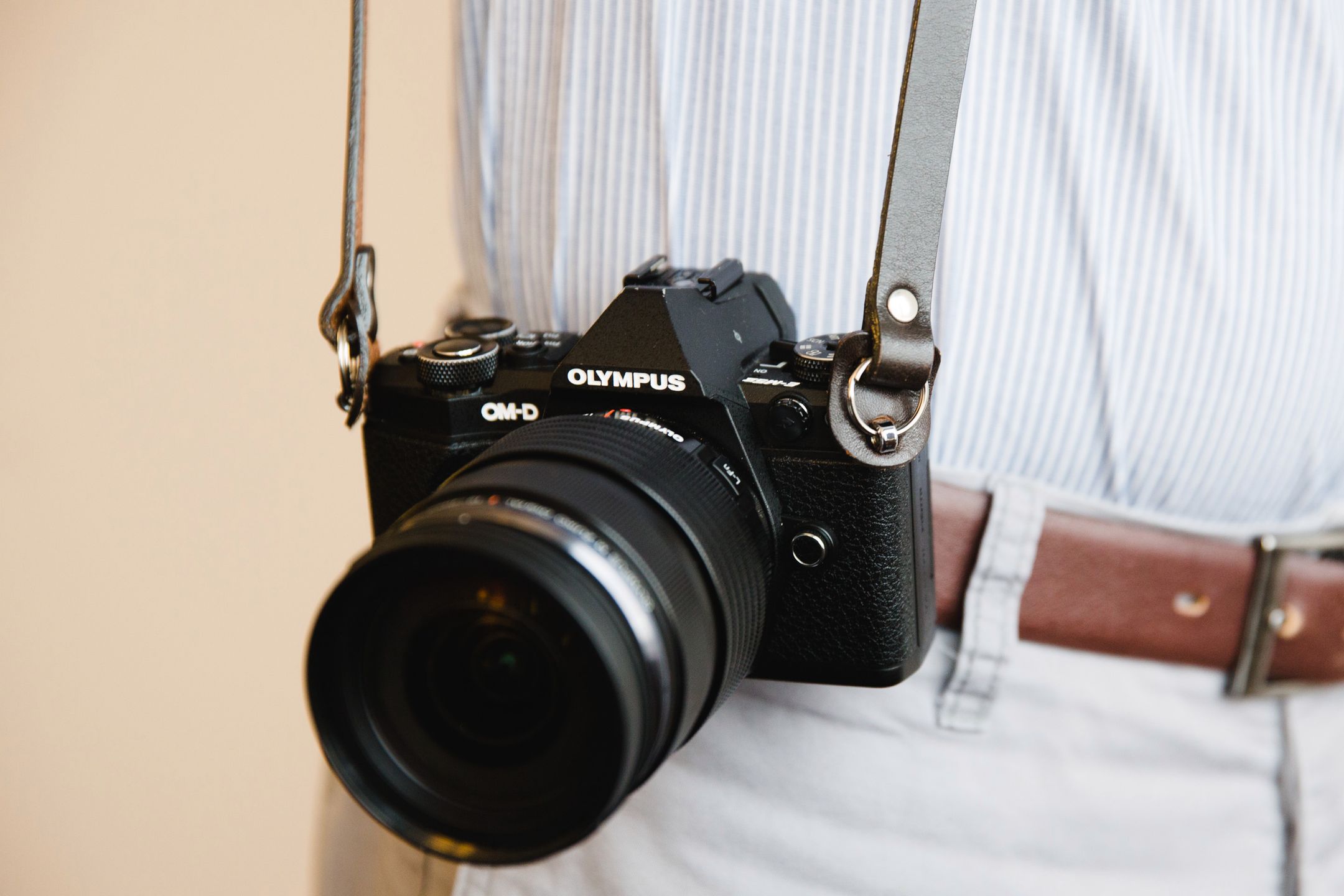 Skórzane paski fotograficzne Eupidere – elegancki i praktyczny dodatek do bezlusterkowców [recenzja] 11