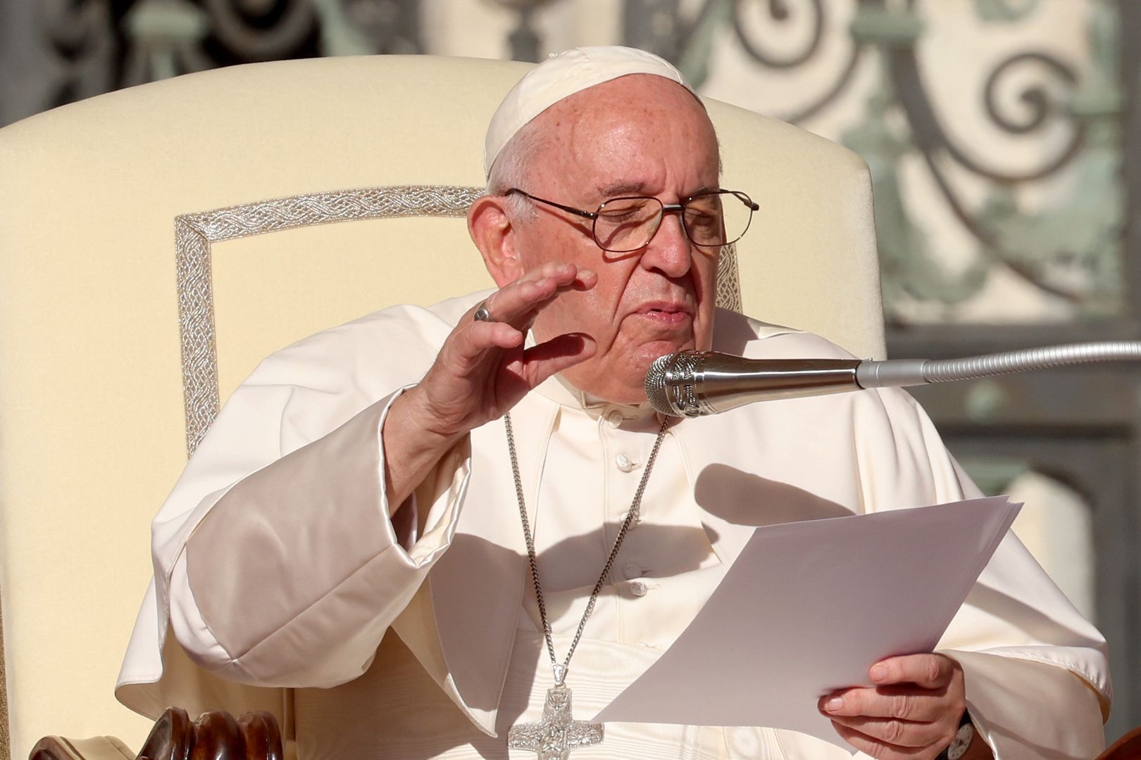 "Nawet zakonnice je oglądają". Papież Franciszek o filmach dla dorosłych