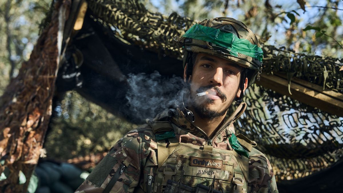 KREMINNA, UKRAINE - SEPTEMBER 24: Portrait of a Ukrainian soldier during combat manoeuvers on September 24, 2023 near Kreminna, Luhansk region, The border of the Donetsk region, Frontline of the Russian Ukraine war, Ukraine. (Photo by Libkos/Getty Images)