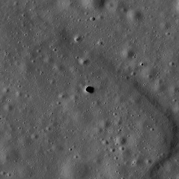 NASA zbada otwór w Marius Hills. Czy pod Księżycem jest tunel lawowy?