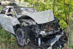 Wypadek w Lubelskiem. Porsche wpadło pod most