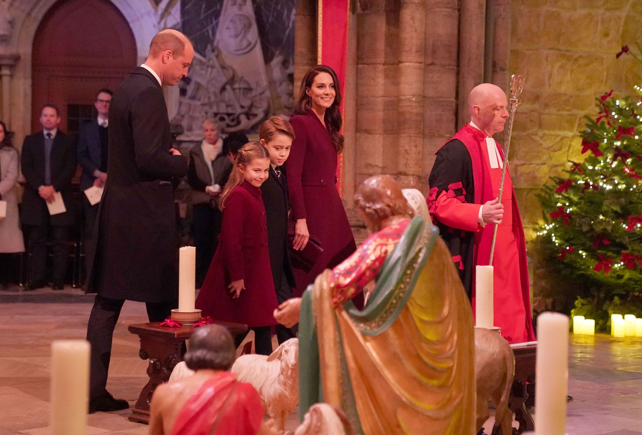 Media zachwycają się dziećmi księcia Williama i Kate Middleton. George i Charlotte wyglądają jak kopie rodziców?