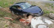 Groźna kolizja BMW na drodze S51. Zobacz zdjęcia z miejsca wypadku