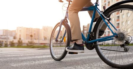 Tablice rejestracyjne dla rowerów? Spór o nowe przepisy rozgrzewa kierowców