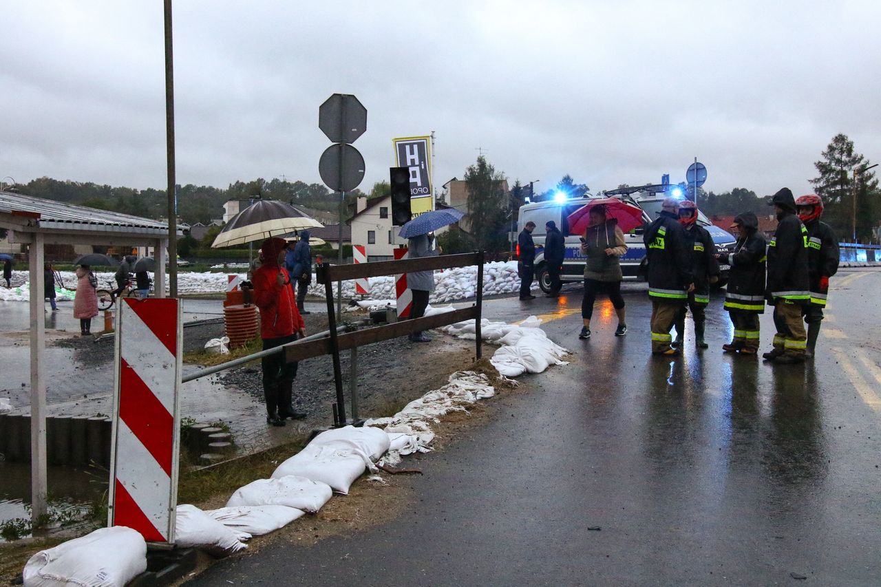 Most w Głuchołazach może zostać zerwany. "Kwestia minut"