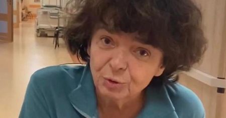 Katarzyna Grochola przekazuje informacje ze szpitala: "ZAMIERZAM PRZEŻYĆ" (WIDEO)