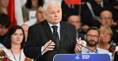 Władza coraz bardziej wymyka się PiS-owi z rąk. Mamy najnowszy sondaż