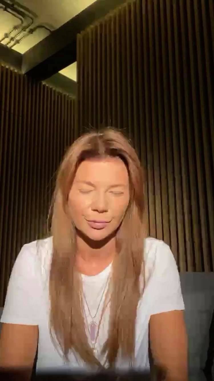 Edyta Górniak duma nad losami wszechświata