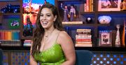 Ashley Graham jest modelką plus size. Pokazała zdjęcia z kąpieli