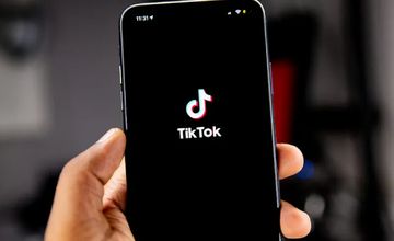 TikTok uzależnia dzieci? Nad platformą wisi kara od KE
