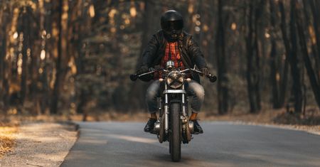Jazda motocyklem w listopadzie, czyli jak nie zmarznąć jesienią