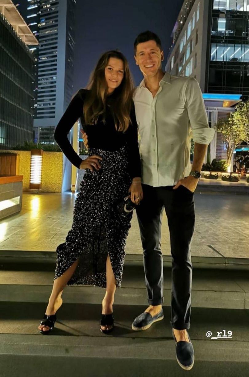 Anna i Robert Lewandowscy pozdrawiają z Dubaju