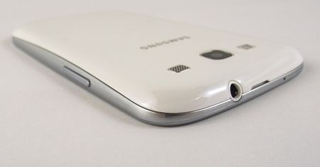 Galaxy S IV będzie plastikowy, ale to chyba nie ma znaczenia...