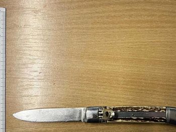 Iława: 20-latek groził mężczyźnie, że wbije mu nóż w żebra. Chciał wymusić na nim kupno bagietki