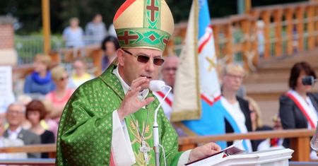 Prymas Polski: "Jeśli moi księża będą manifestować przeciw uchodźcom, będą wydaleni z kościoła"