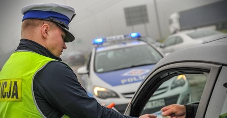 Dwie osoby ranne w wypadku. Kierowca uciekł