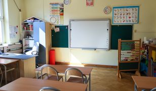 Nauczyciele bez wypłat na koniec roku. "To absurd i skandal"