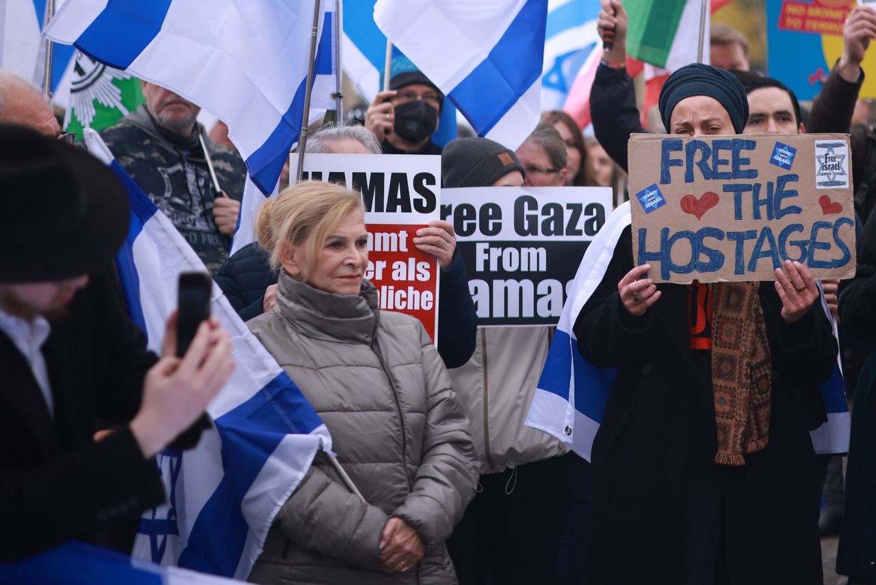 Riots in Berlin. Pro-Palestinian demonstration dissolved