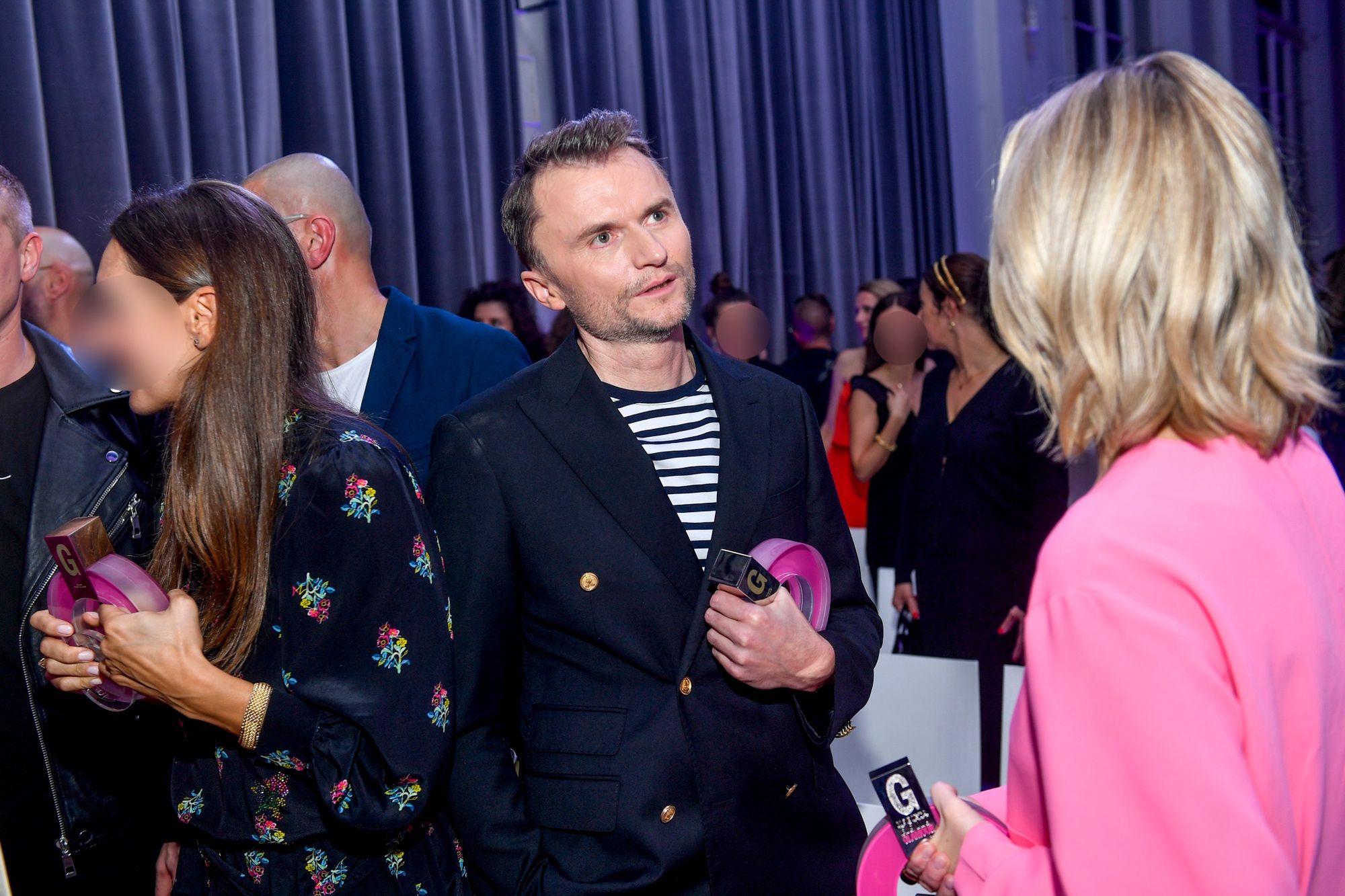 Piotr Jacoń pyta polityków o równość małżeńską. Doczekał się odpowiedzi