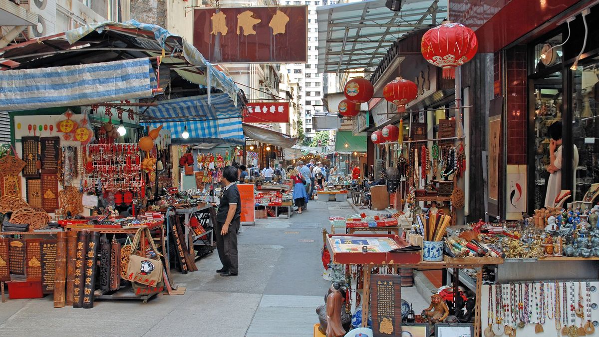 Na zdjęciu ulica w Hongkongu