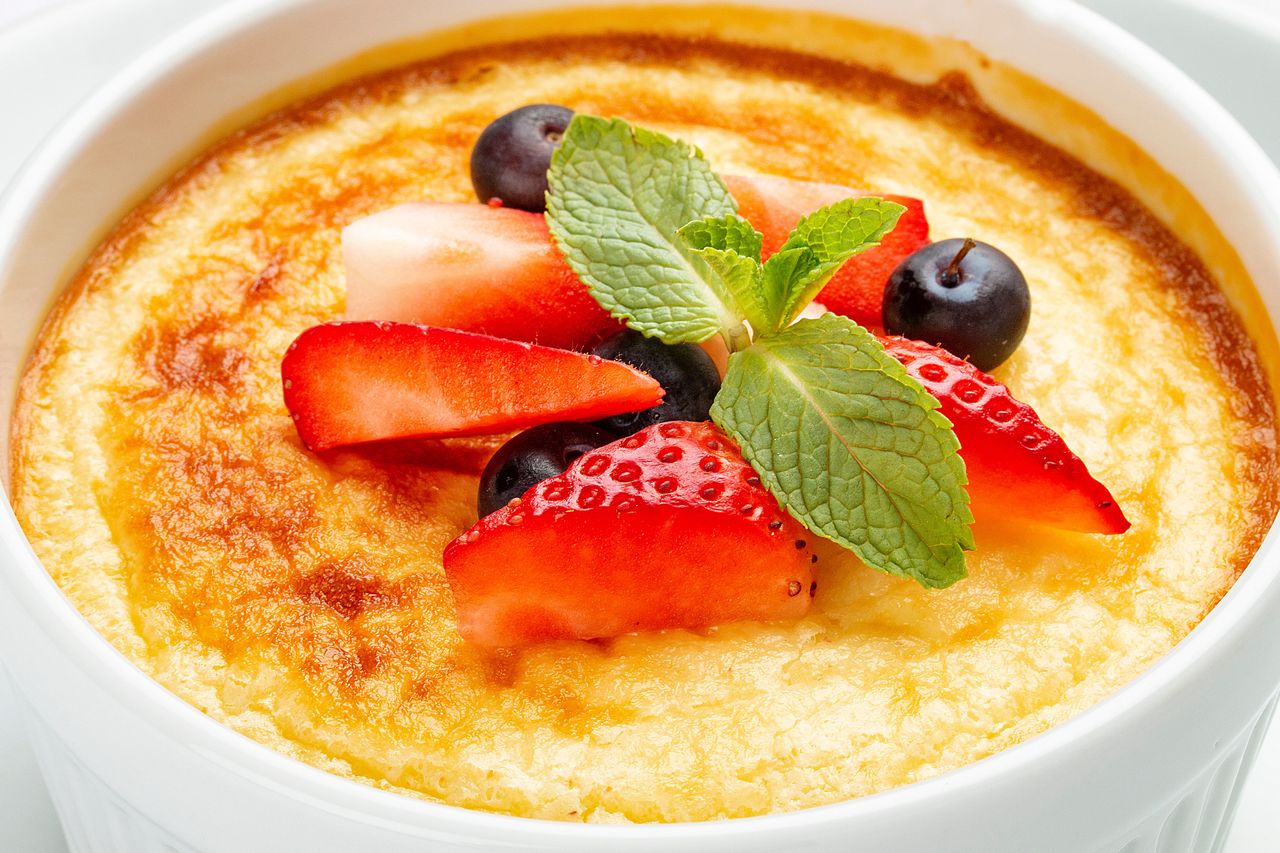 Wysokobiałkowe śniadanie na słodko. Smakuje jak mały deserek