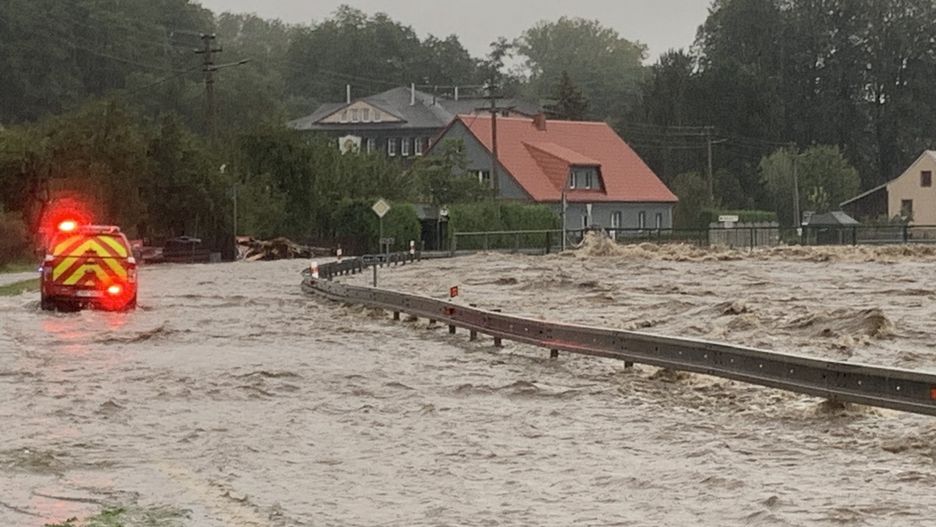 Dramatyczne sceny w Czechach