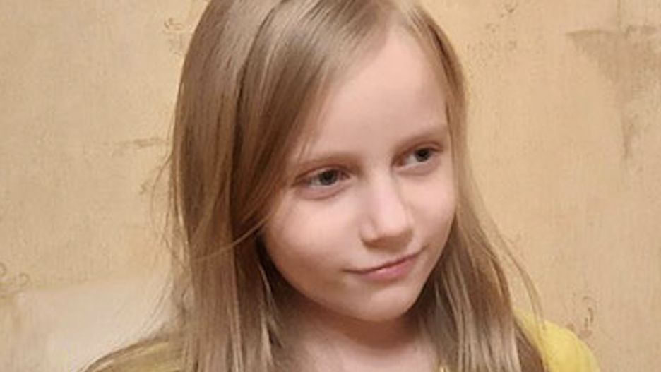 Dziewięcioletnia Alisa w zeszłym roku rozpoczęła studia na Moskiewskim Uniwersytecie. Akademicy są pewni jej geniuszu, jednak mają wątpliwości, czy dziecko w tym wieku da sobie radę z przebrnięciem przez meandry wiedzy na studiach psychologicznych (Twitter)  
