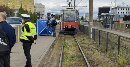 Nie żyje 15-latka. Czekała na tramwaj
