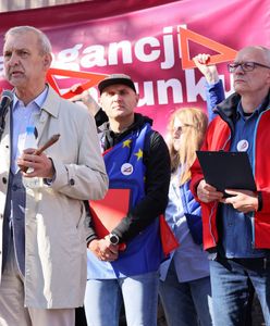 Warszawa. Protest nauczycieli przed gmachem MEiN. "Czarnek nie będzie nam pluł w twarz"