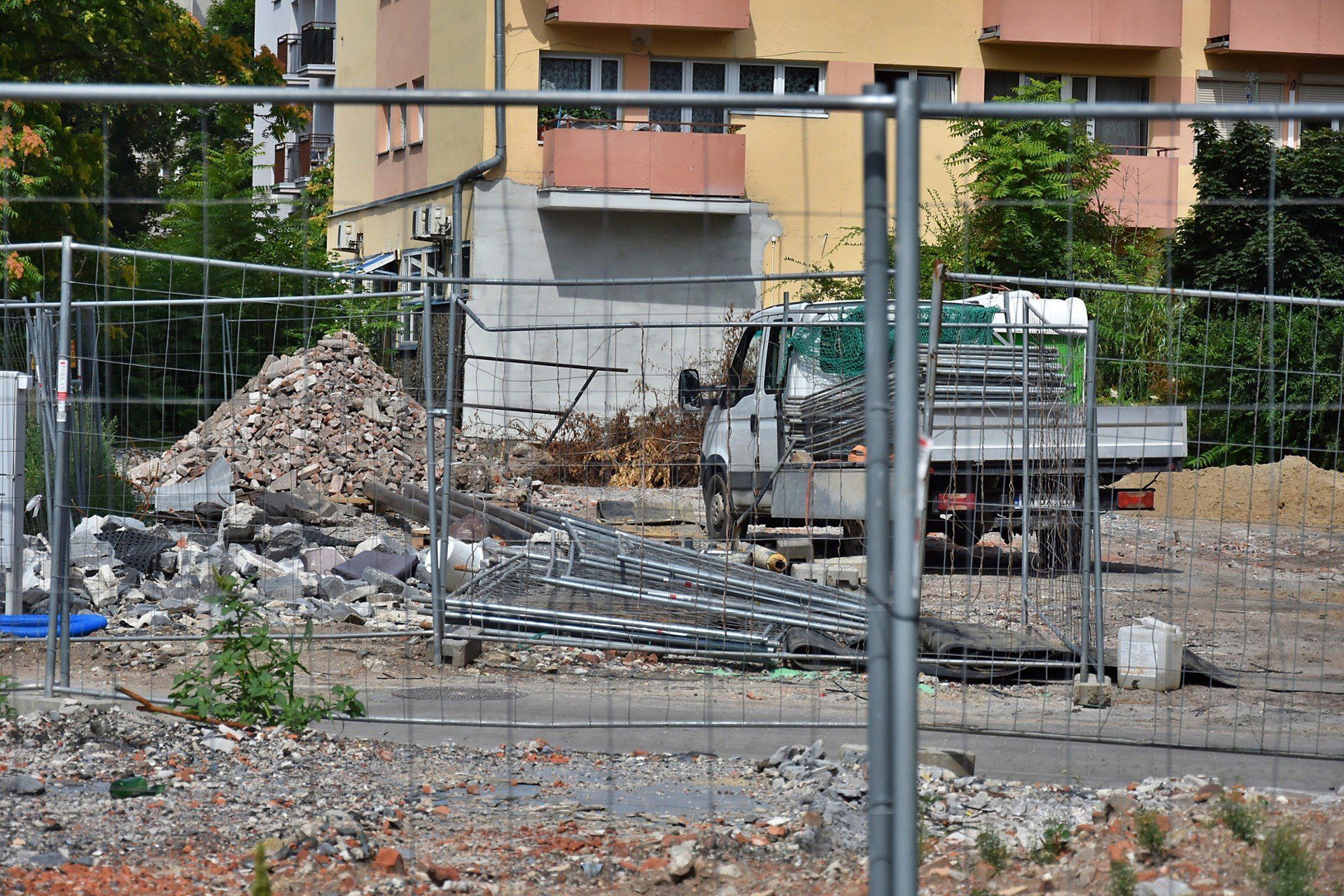 Kultowa jadłodajnia zniknęła. Powstanie nowoczesny blok