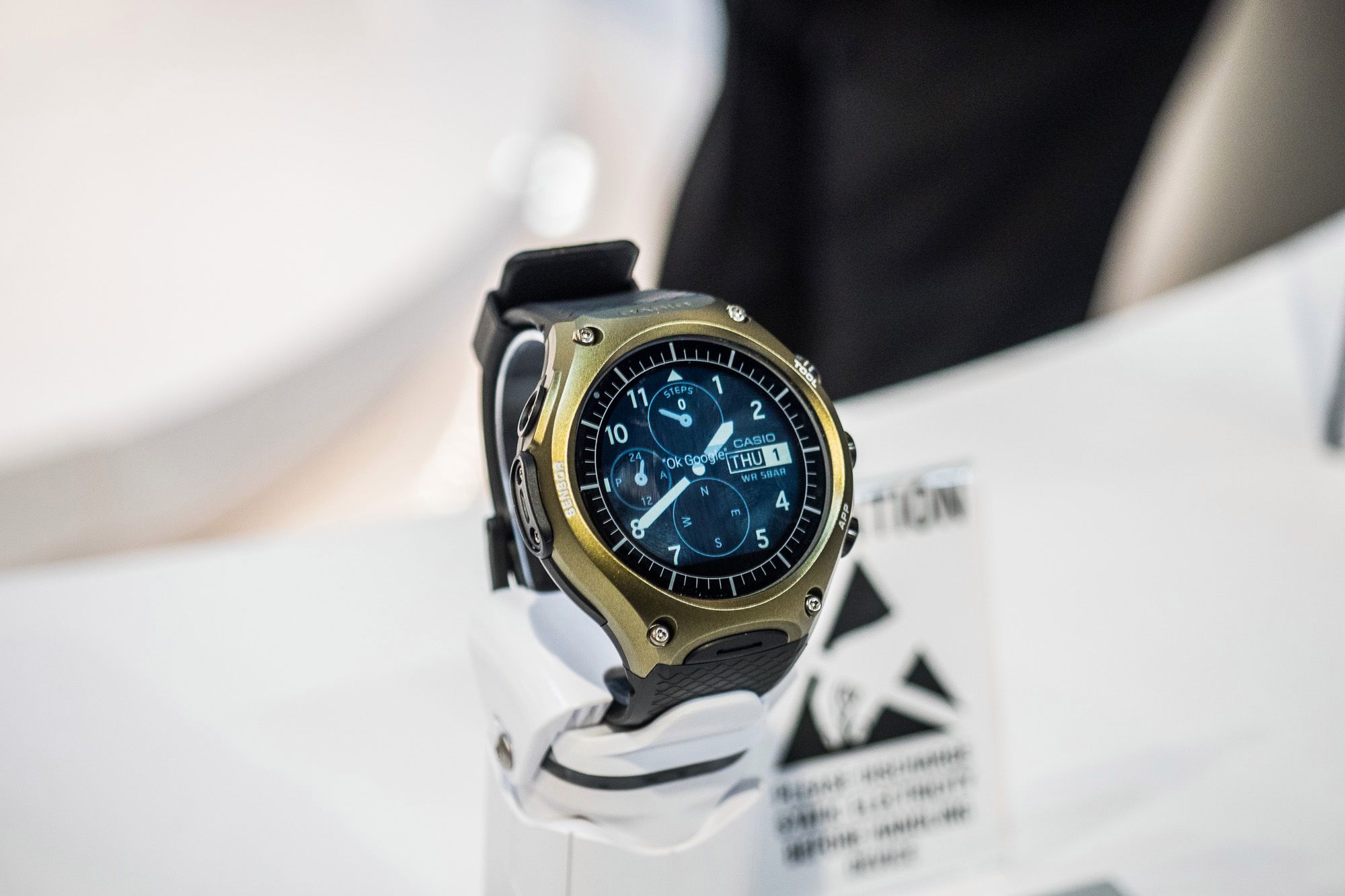 Casio Smart Outdoor Watch WSD-F10 - Android Wear i miesiąc pracy na jednym ładowaniu? Jest jednak haczyk 11