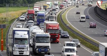Wielogodzinne utrudnienia na A4 i AOW. Kierowcy, uważajcie