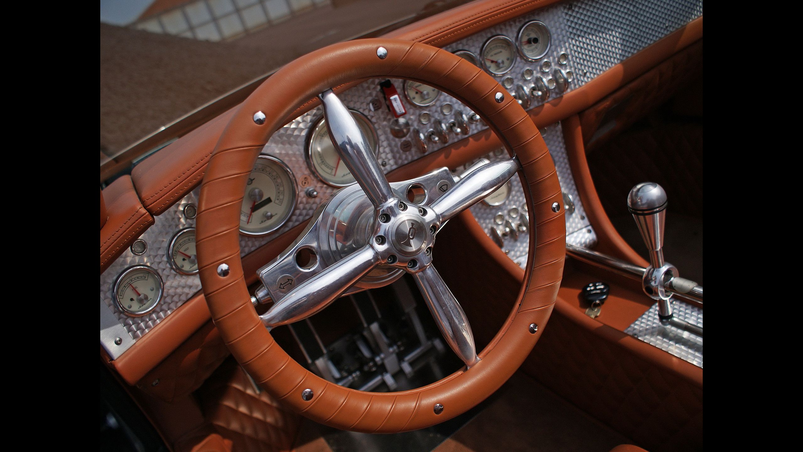 Spyker C8 Spyder - wnętrze